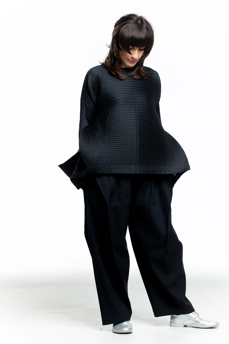 Issey Miyake Damen Plissee Oberteil schwarz