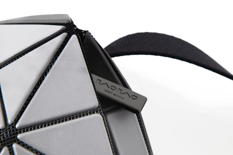 BAO BAO ISSEY MIYAKE Umhängetasche CARTON MATTE grau