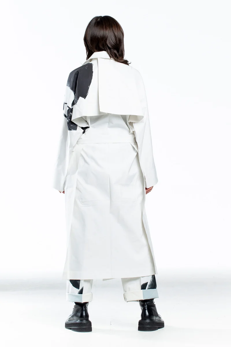 Issey Miyake Damen Avantgarde Trenchcoat PHYSIOTYPE weiß schwarz