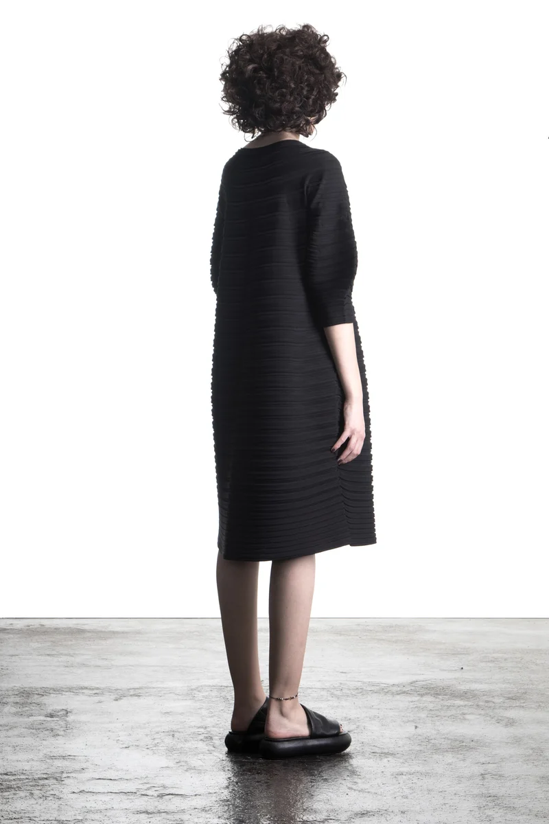 Pleats Please Issey Miyake Strickkleid schwarz