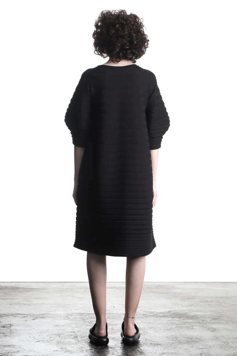 Pleats Please Issey Miyake Strickkleid schwarz