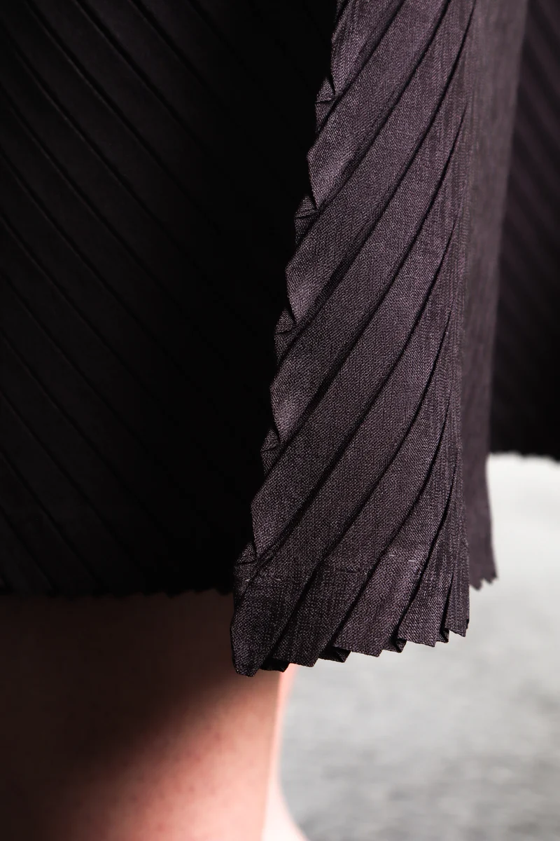 Issey Miyake Damen Plissierte 7/8 Hose schwarz