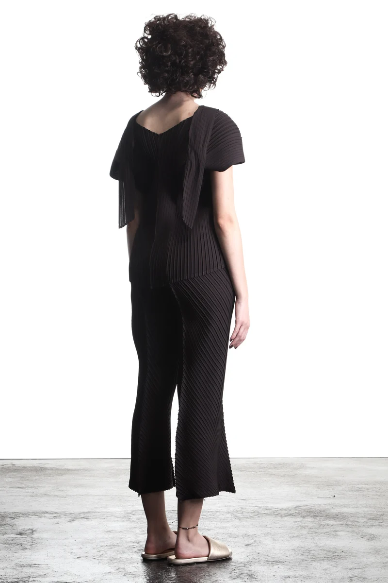 Issey Miyake Damen Plissee Top schwarz