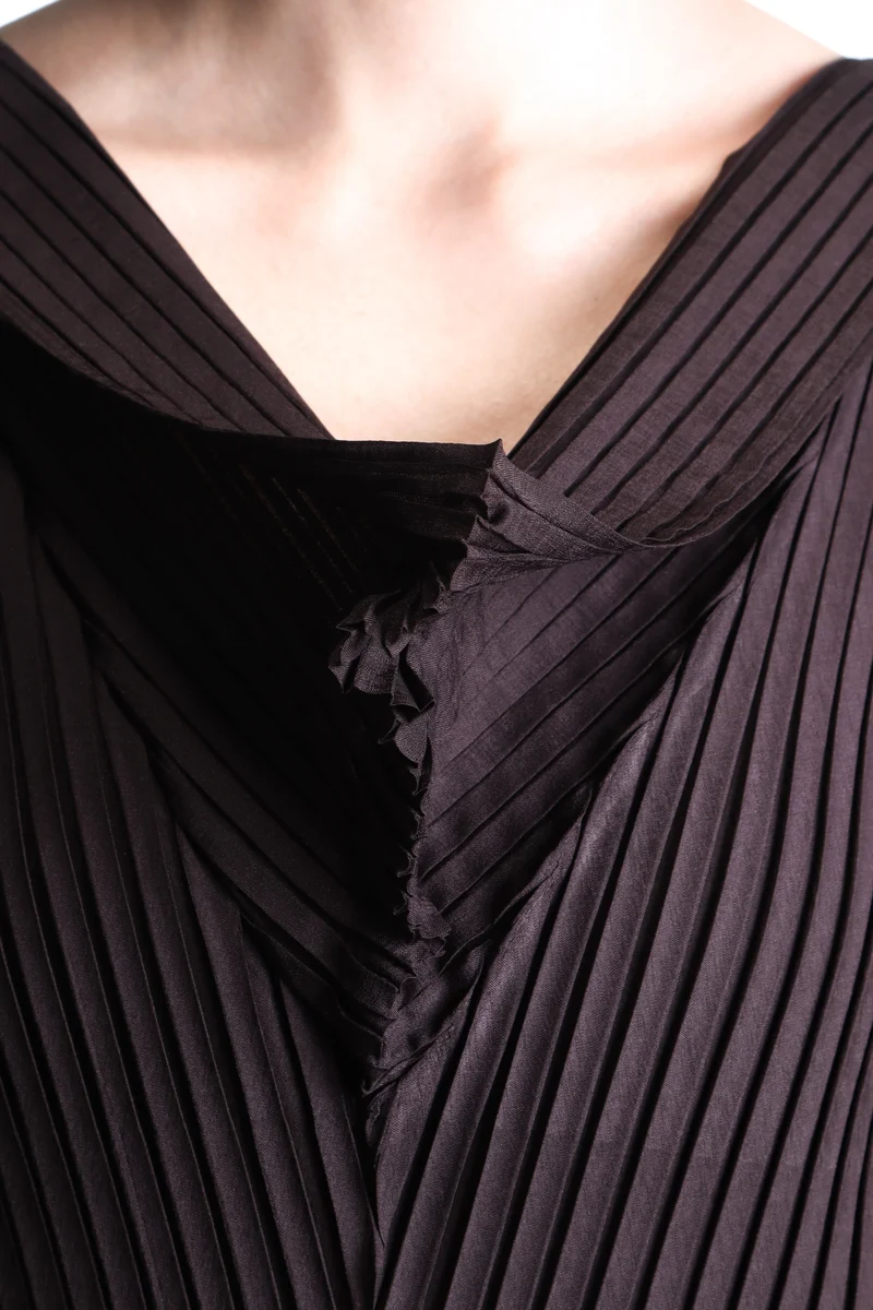 Issey Miyake Damen Plissee Top schwarz