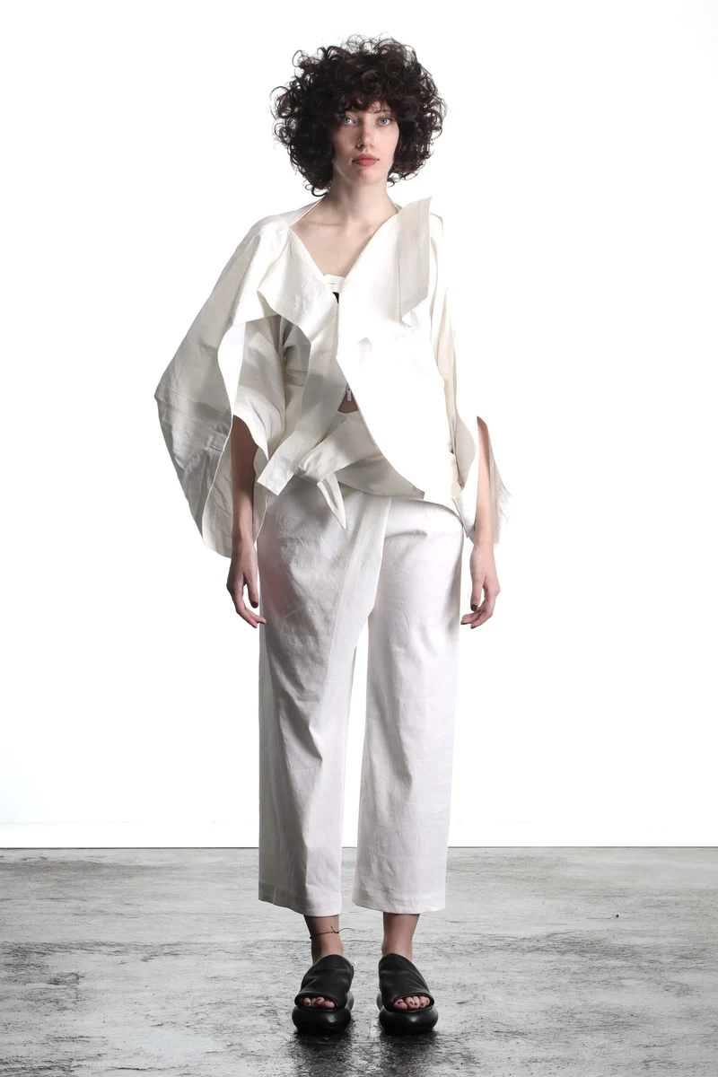 Issey Miyake Damen 7/8-Hose mit hohem Bund beige