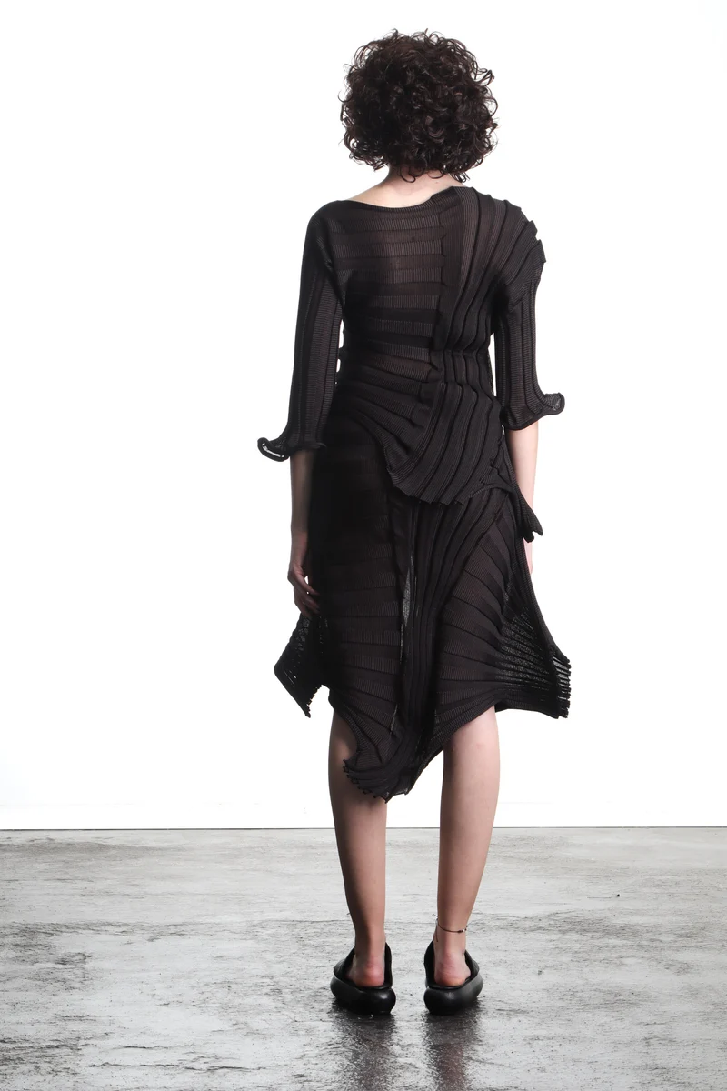 Issey Miyake Damen Strickkeid schwarz