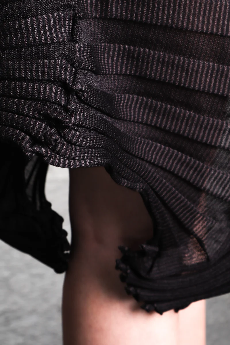 Issey Miyake Damen Strickkeid schwarz