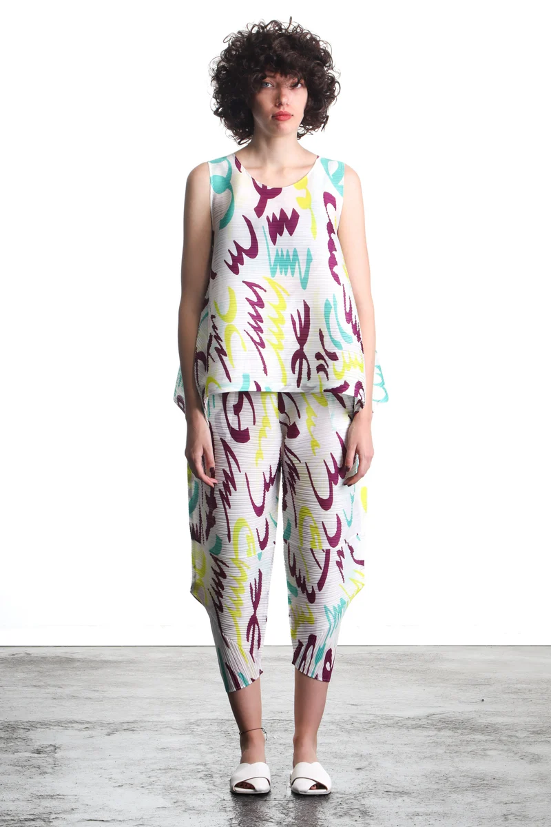 Pleats Please Issey Miyake Damen Top mit organischem Print mehrfarbig