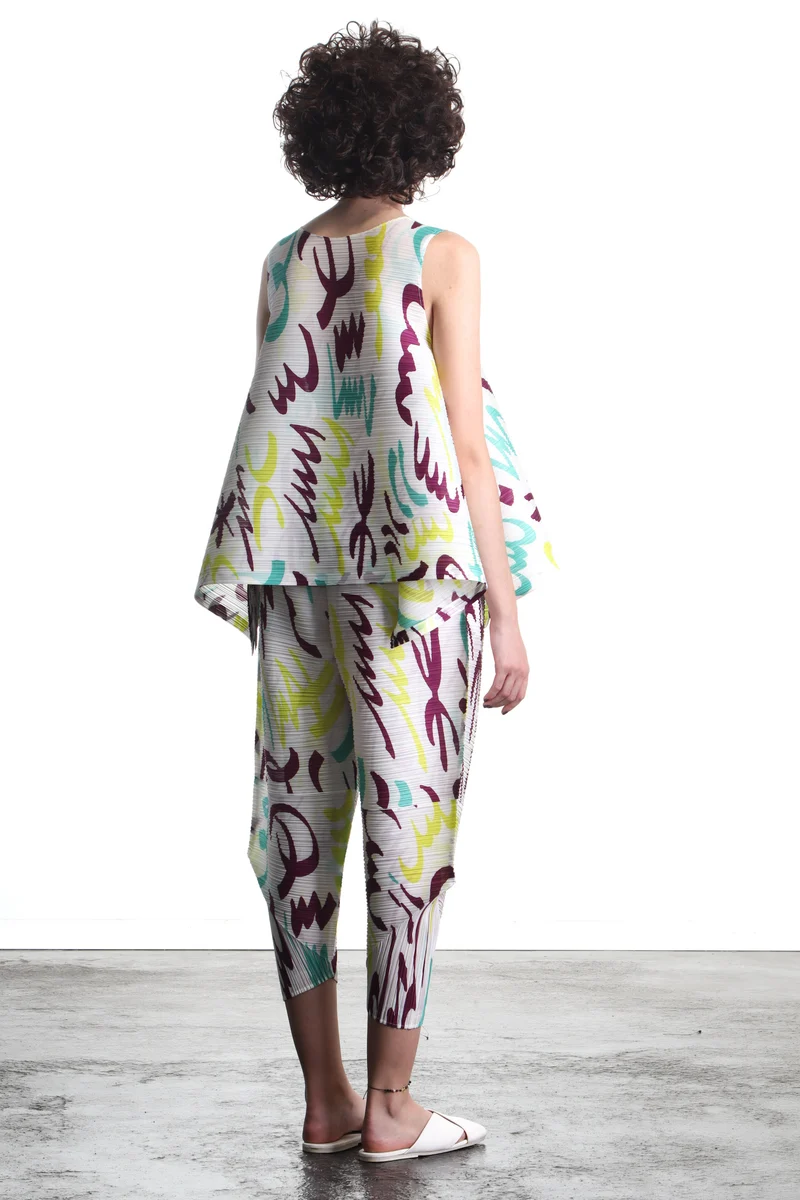 Pleats Please Issey Miyake Damen Top mit organischem Print mehrfarbig