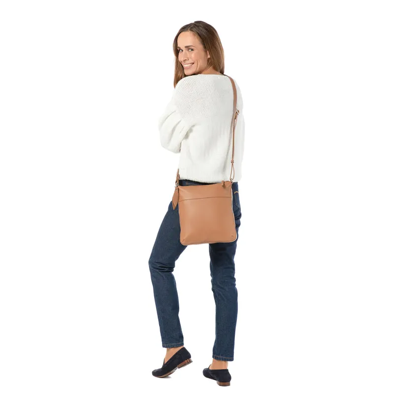 Crossbody Bag (M) - cognac