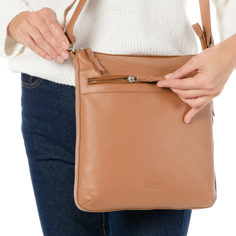 Crossbody Bag (M) - cognac