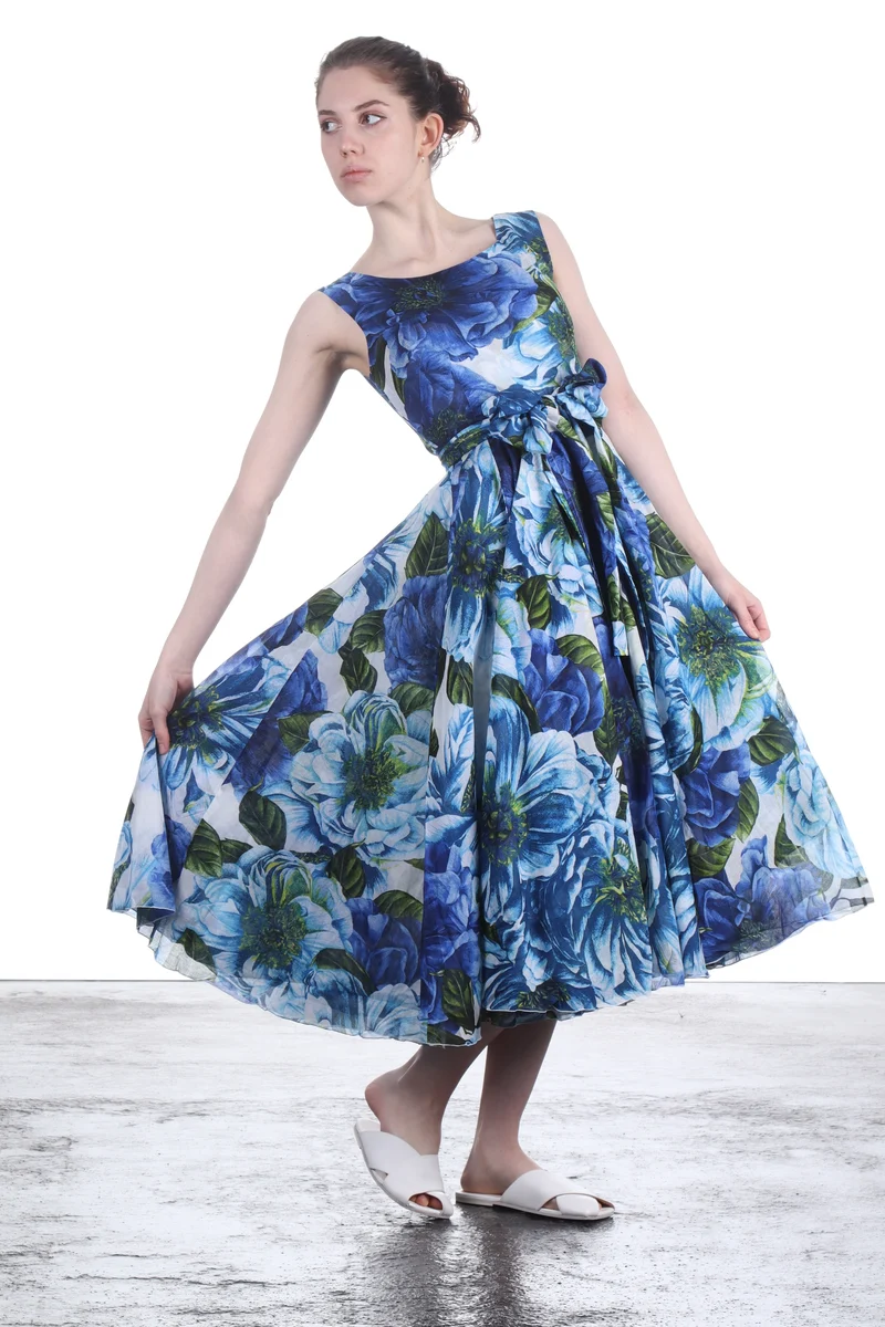 SAMANTHA SUNG Damen Träger-Kleid ASTER mit floralem Print weiß blau