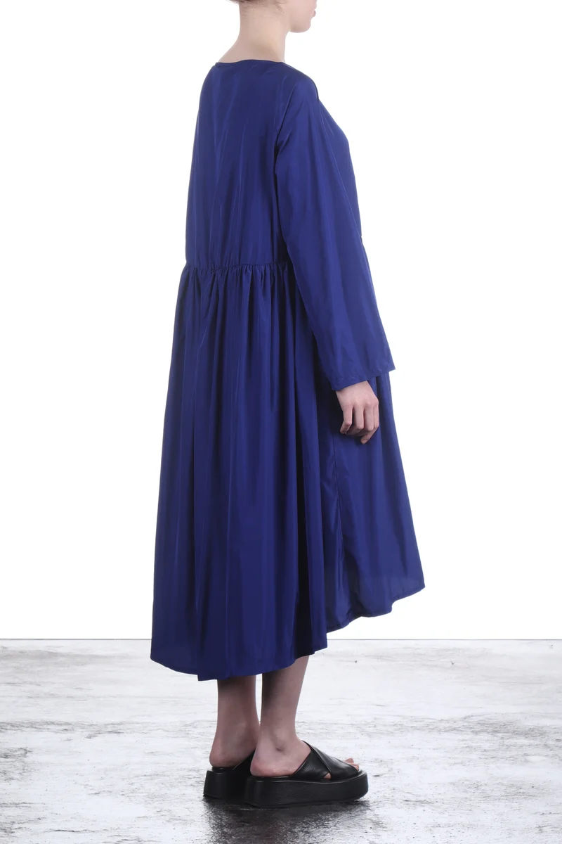 Katharina Hovman Damen Taft Kleid Oversized in Midi Länge royalblau