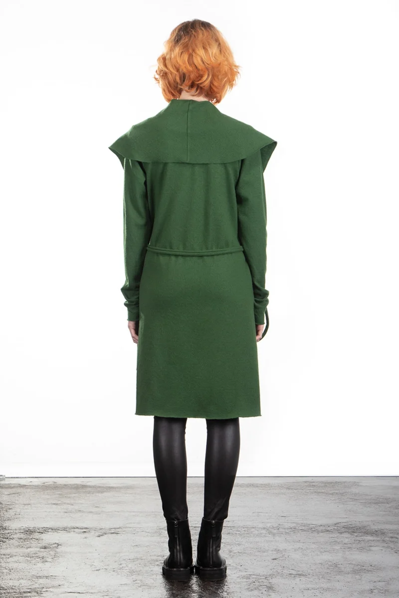 Katharina Hovman Damen lange Schalkragenjacke aus Merinowolle grün