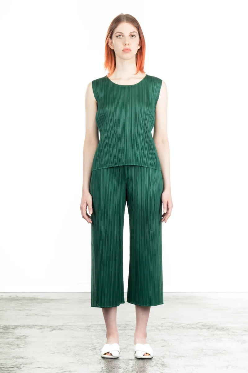 Pleats Please Issey Miyake Damen Plissé Top grün