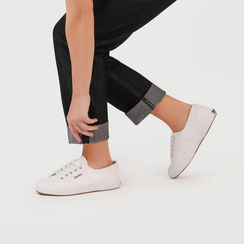 Tumbled Casual Leather Trainers - ARDGB41506 / 327 555 - White