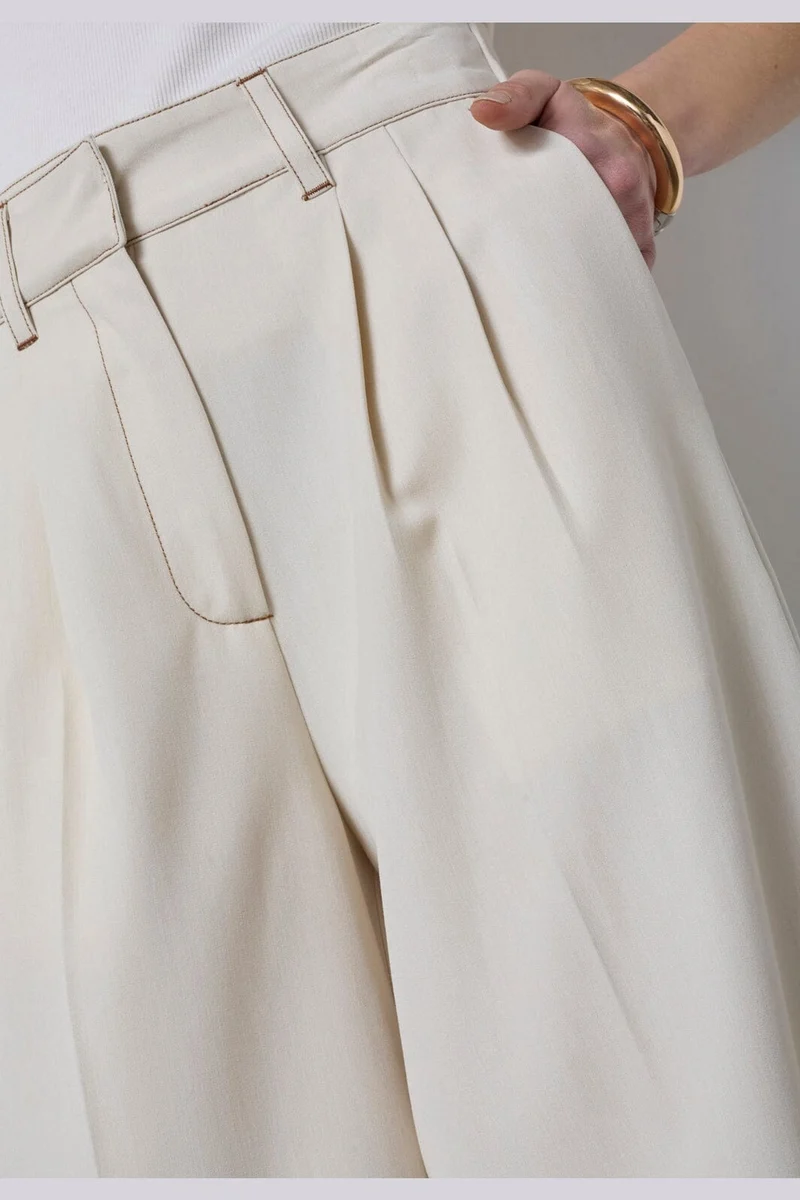 Co´Couture - Terrycc Pleat Bermuda 41205 - 320 - Bisquit