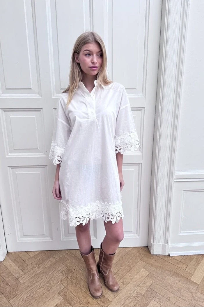 Continue - Klara Embrodery Dress 15188 - White