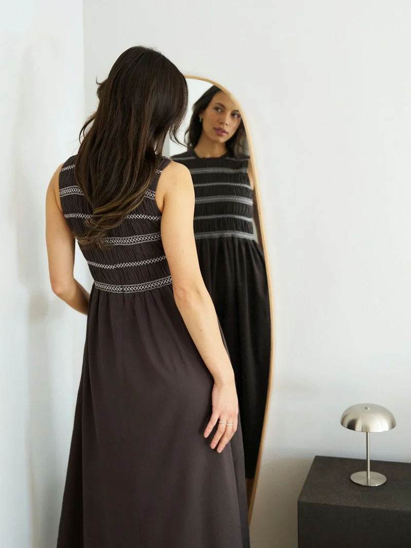 Neo Noir - Atika Deco Smock Dress 166105 - 676 - Dark Brown