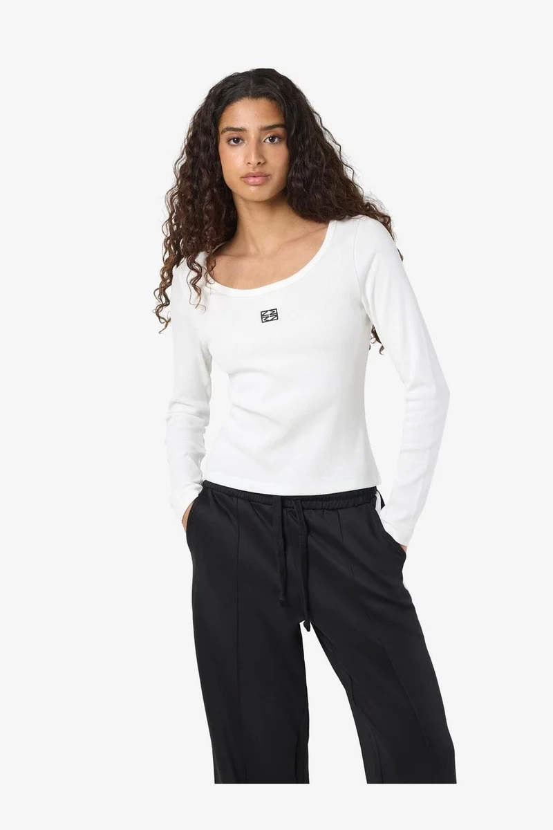 Noisy May - Nmjudy L/S Embr Top - 4863106 Cloud Dancer Black Embr