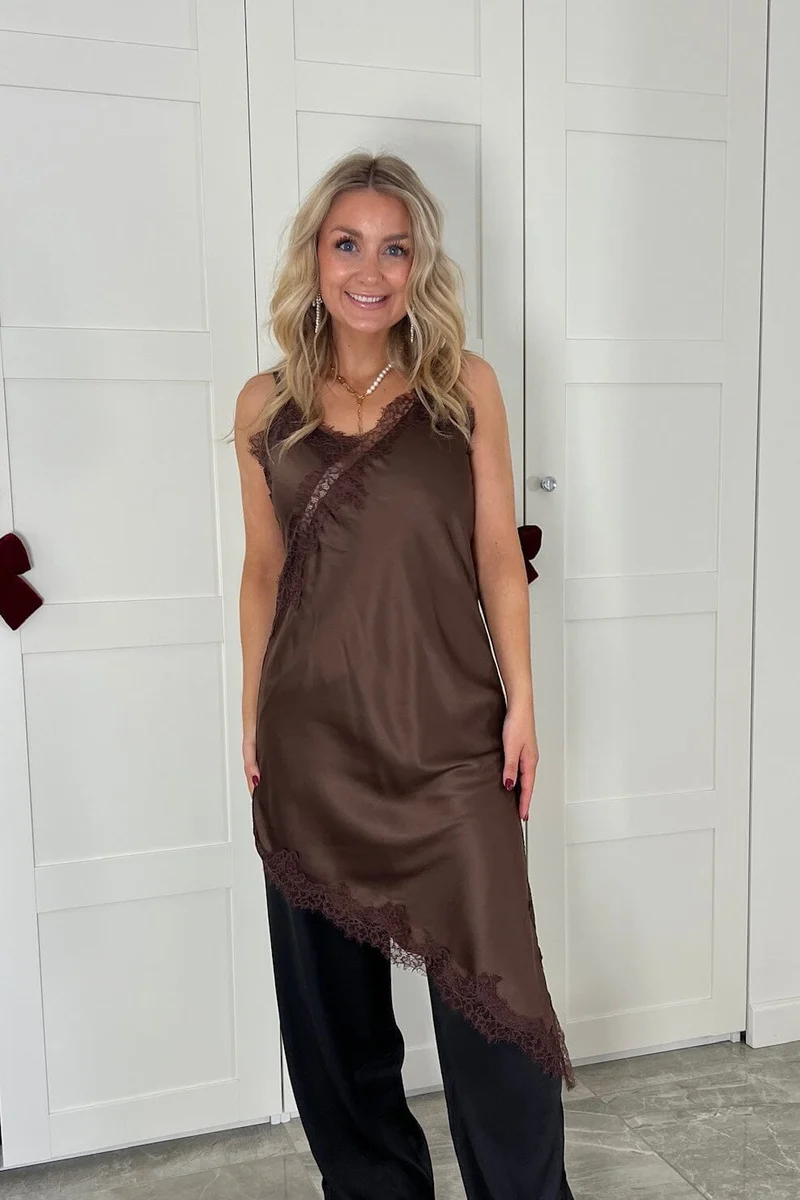 Dear Molly - Lace Midi Dress - Brown
