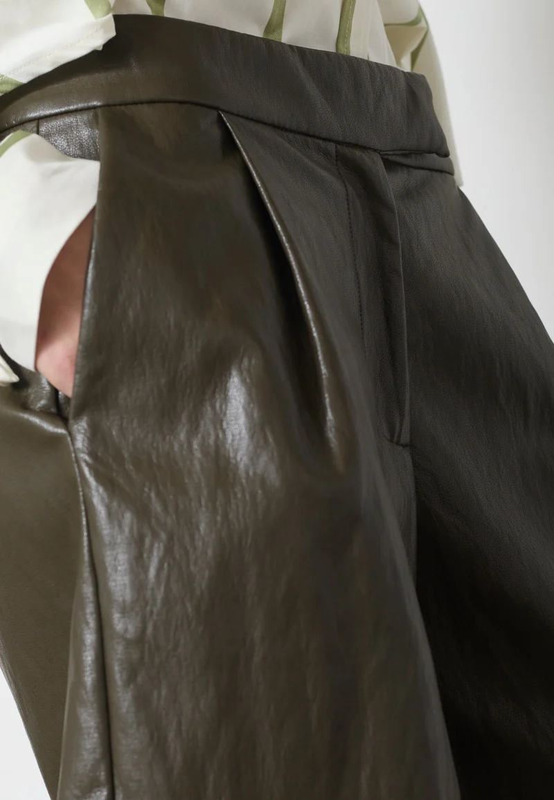 Co´Couture - Gittcc Pleat Shorts 41070 - 7555 - Army