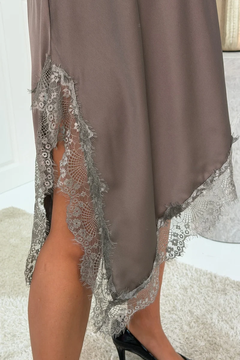 A-bee - Leni dress - Taupe
