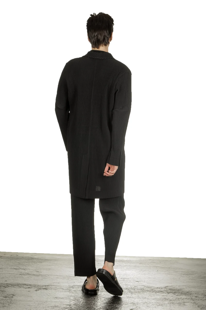 Homme Plissé Issey Miyake Herren Mantel schwarz