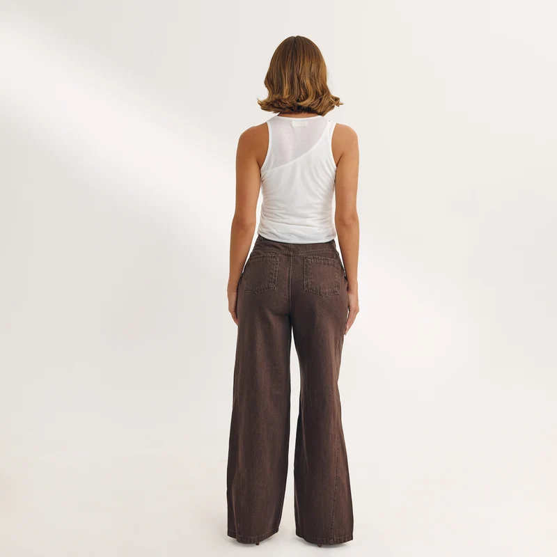 Low-Rise-Jeans mit Weitem Bein - Espresso