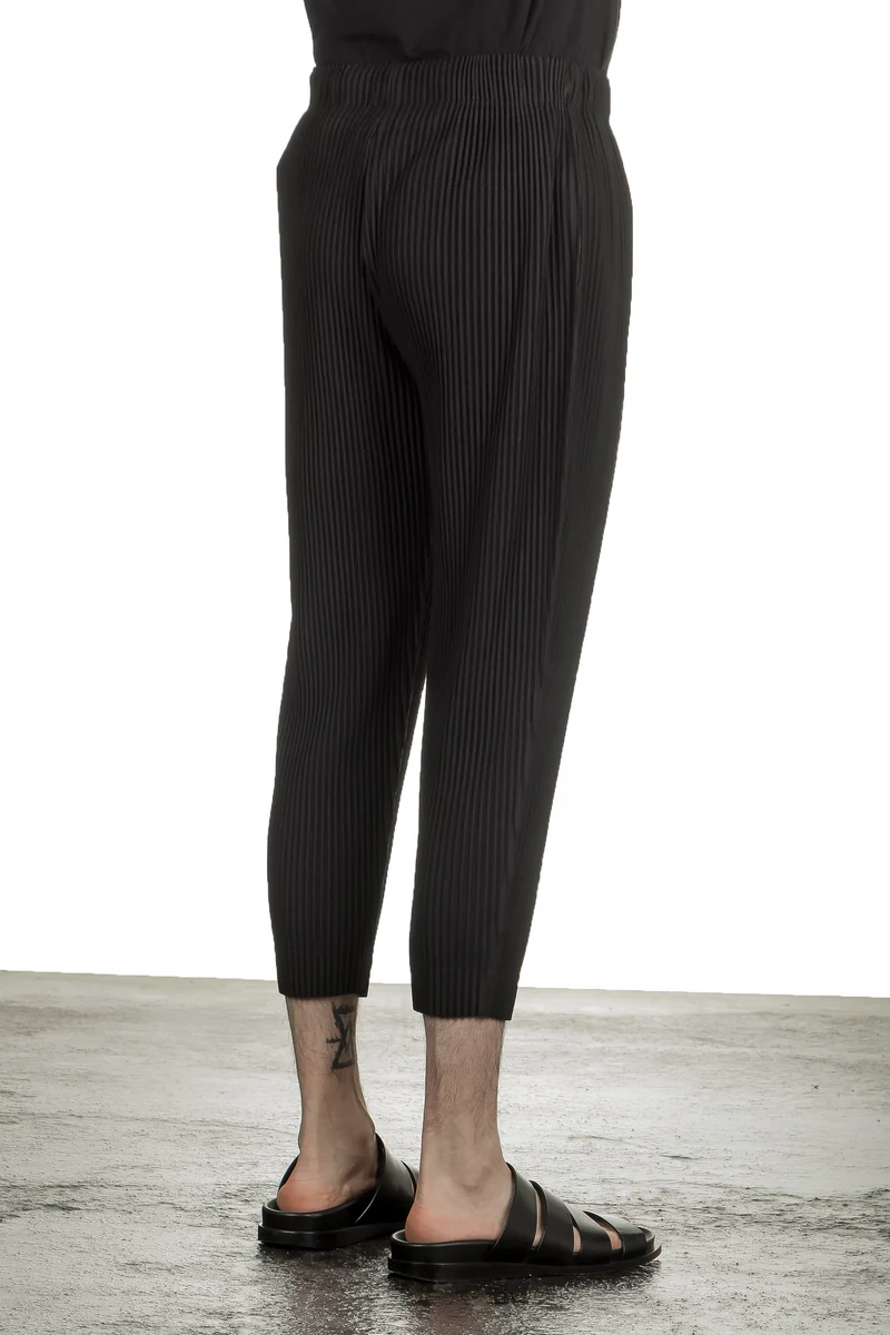 Homme Plissé Issey Miyake Herren Hose schwarz