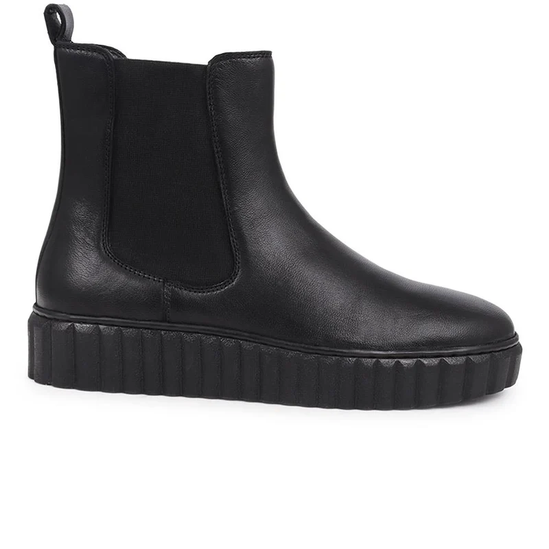 Laure Leather Chelsea Boots - LAURE / 326 178 - Black