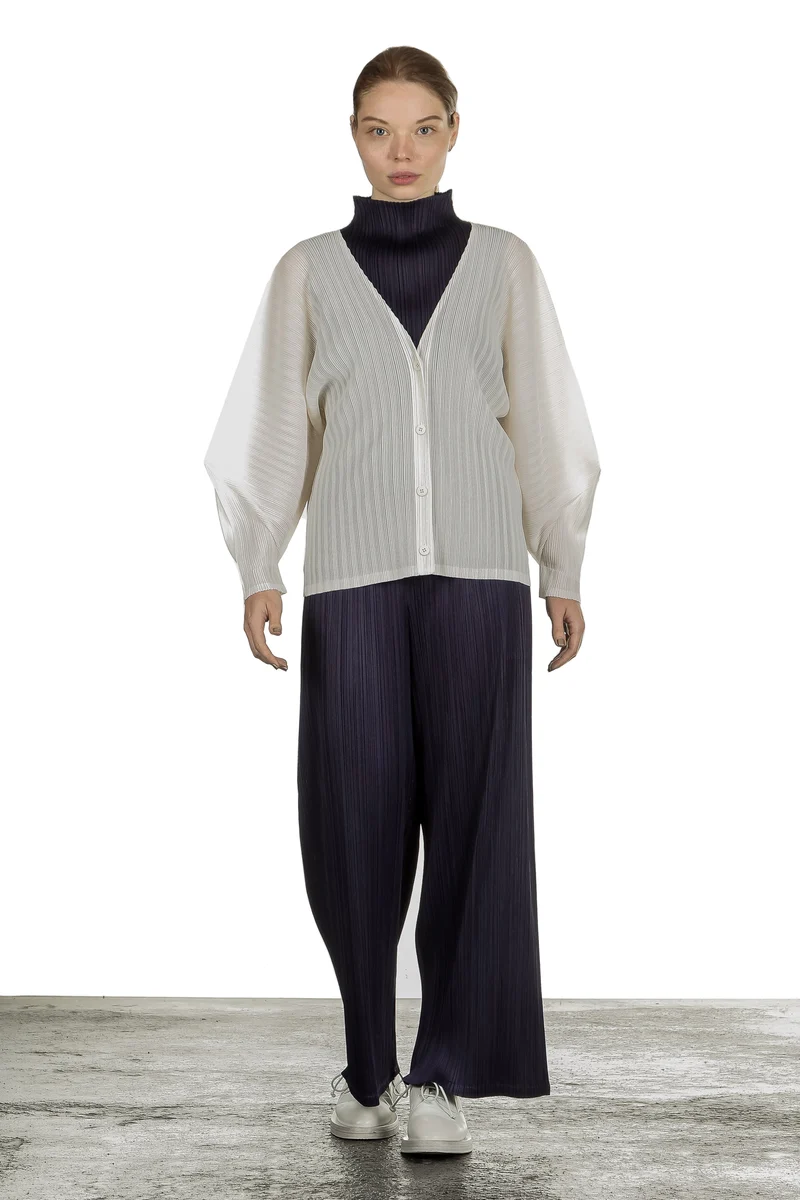 Pleats Please Issey Miyake Plissee Cardigan weiß