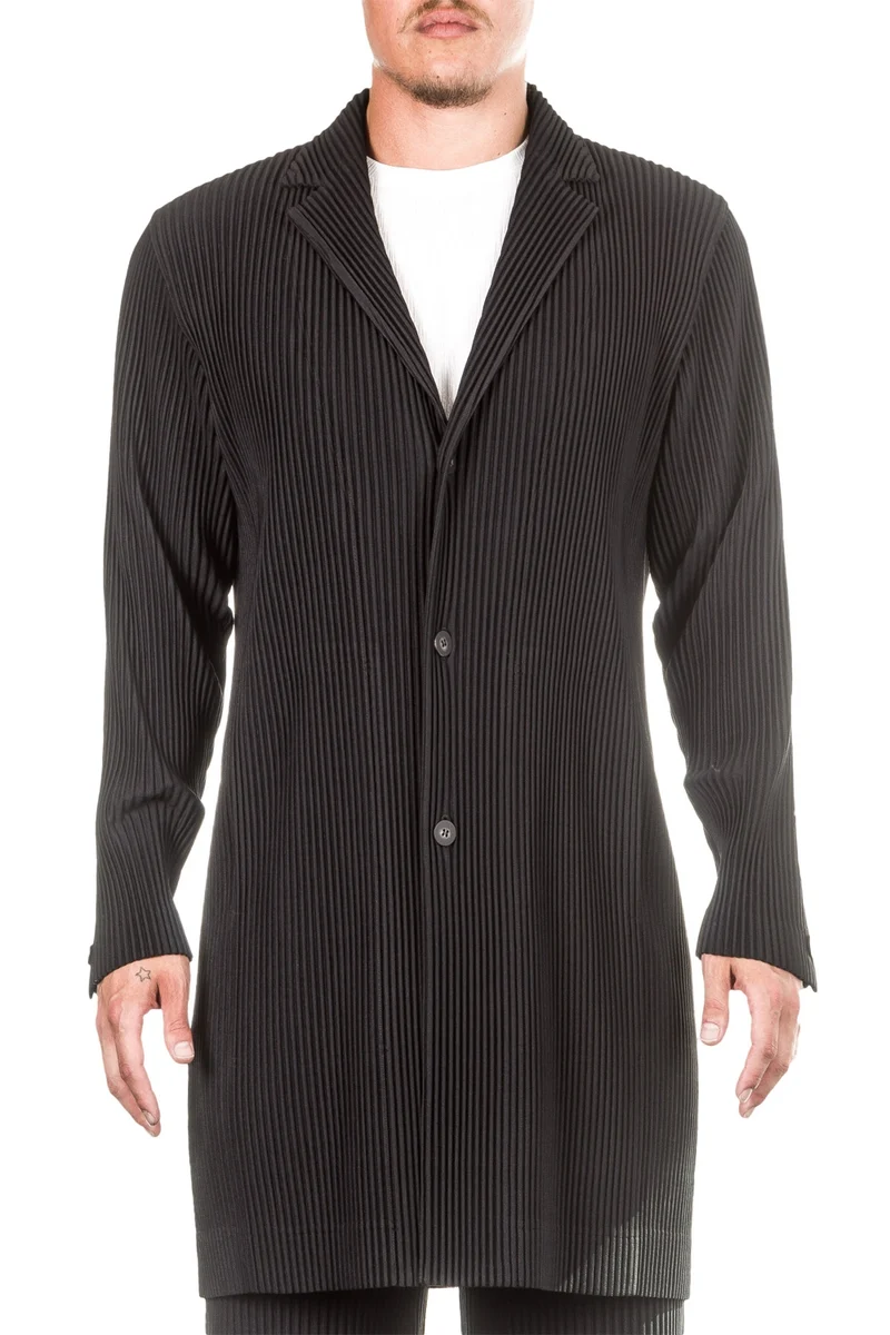 Homme Plissé Issey Miyake Herren Mantel schwarz