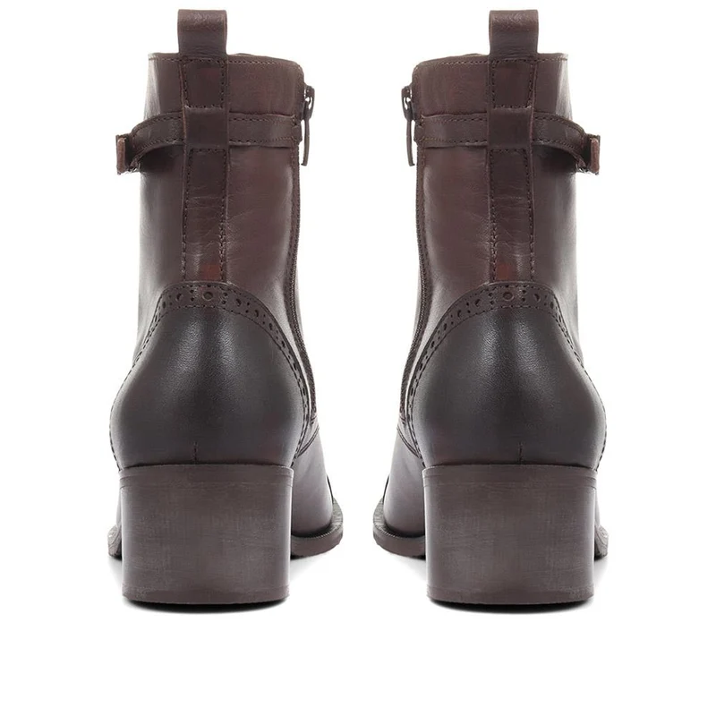 Madie Heeled Leather Ankle Boots - MADIE / 320 433 - Chocolate