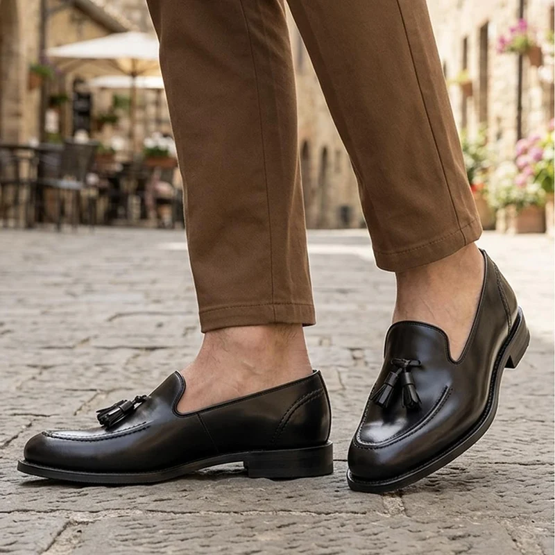 Loake Brunel Wide Fit Tassel Loafers - LOA44500 / 330 534 - Black Leather