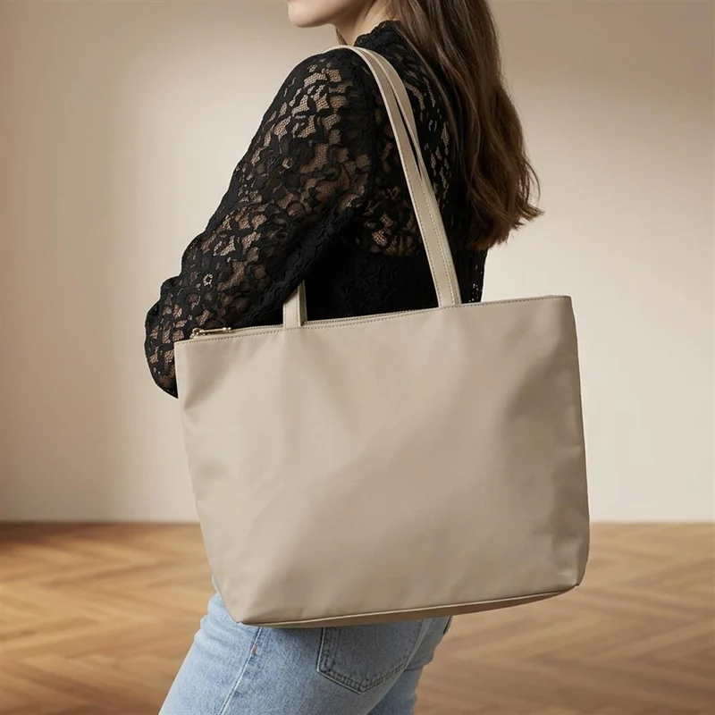 Vaya Zip Close Shoulder Bag - VAYA / 329 381 - Khaki