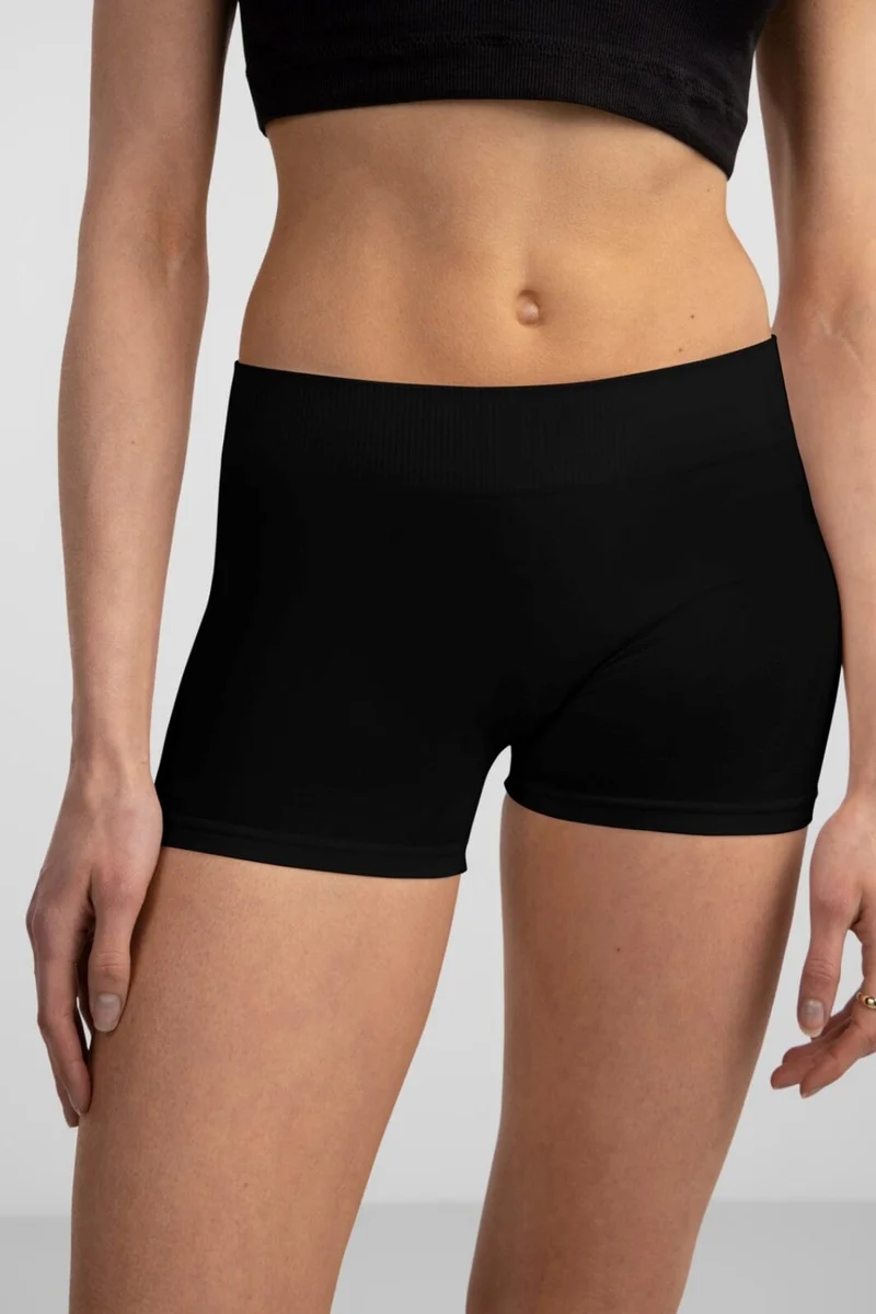 Pieces - London Mini Shorts - Black