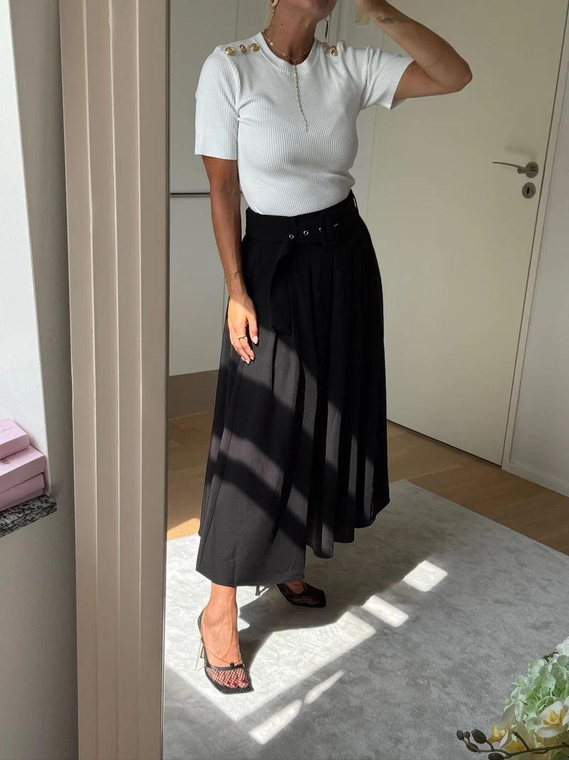 Valentin Studio - Pleated Skirt - Black