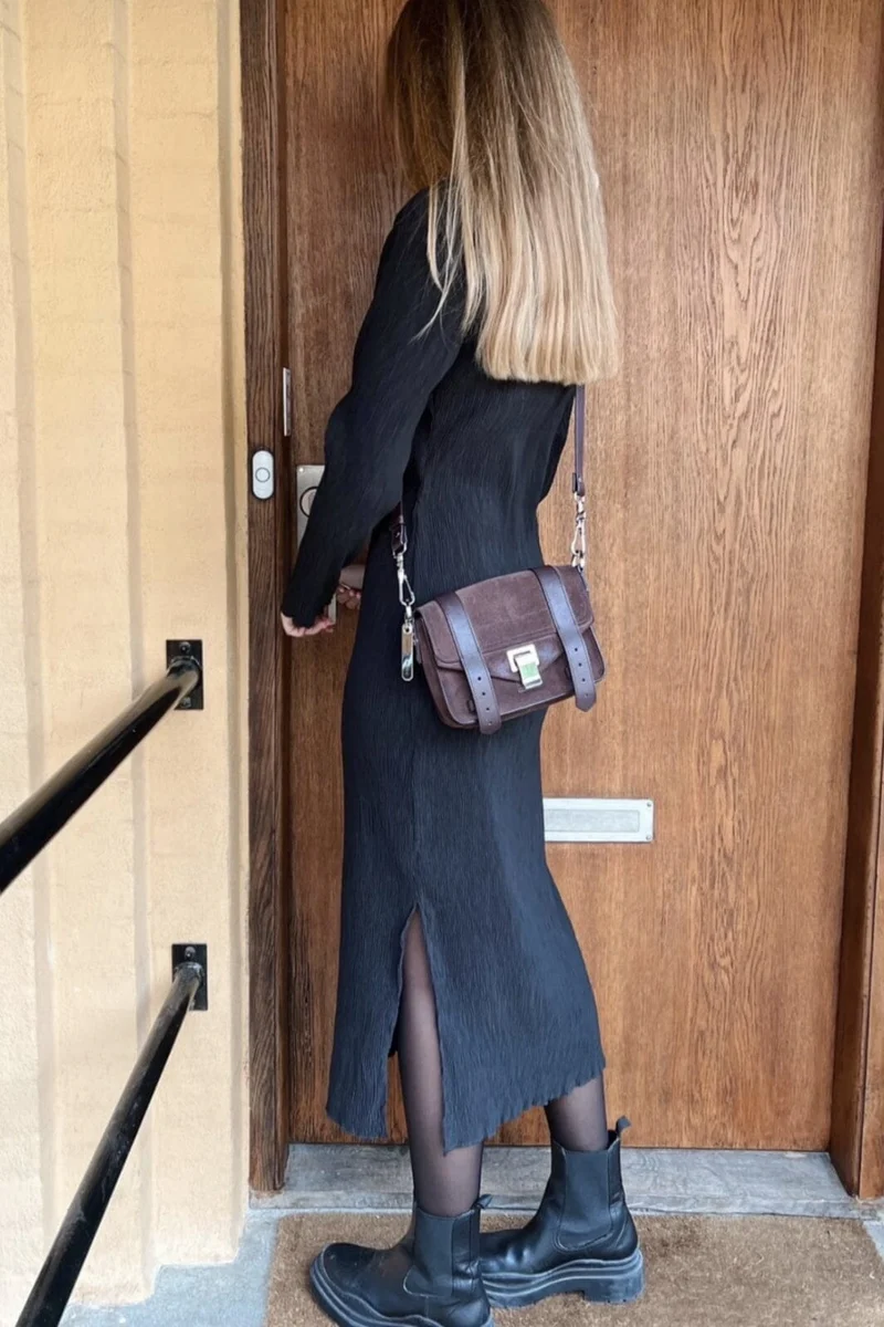 Neo Noir - Vogue Dress Eksklusiv hos Molly&My - Black