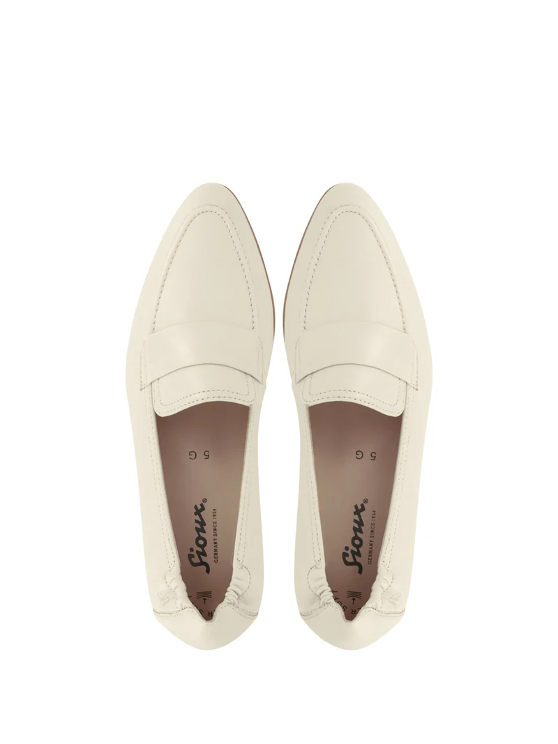 HOKULANI IVORY