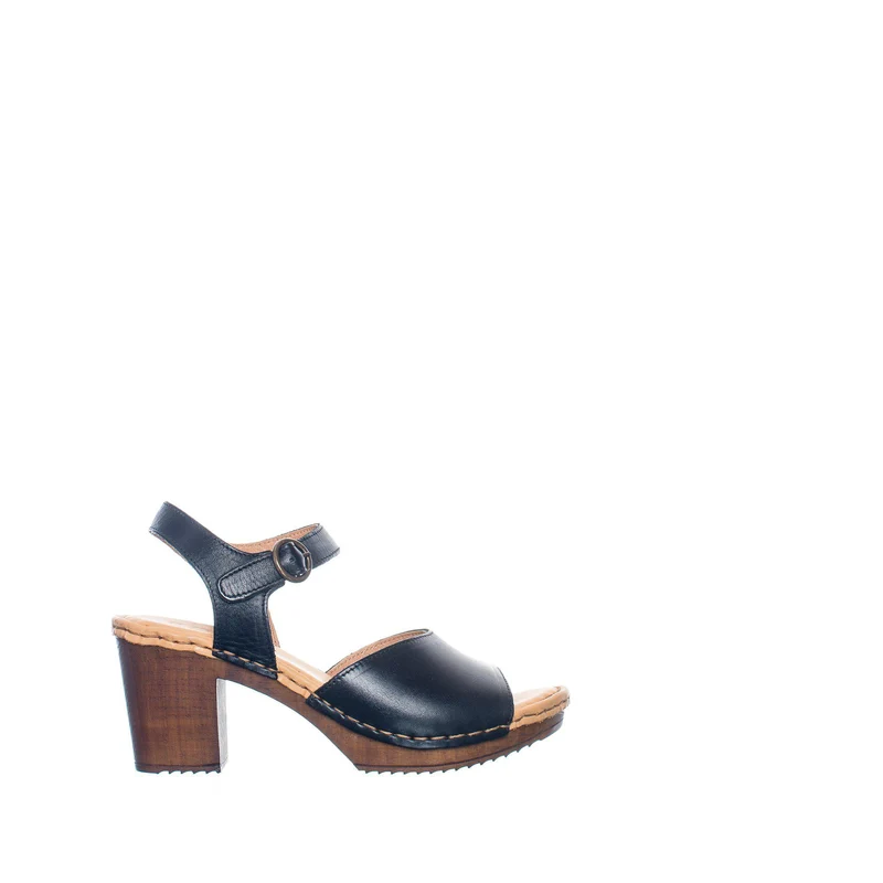 Amelia Outlet — Black