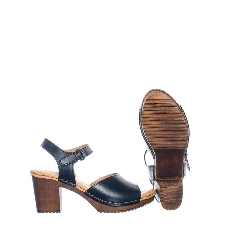 Amelia Outlet — Black