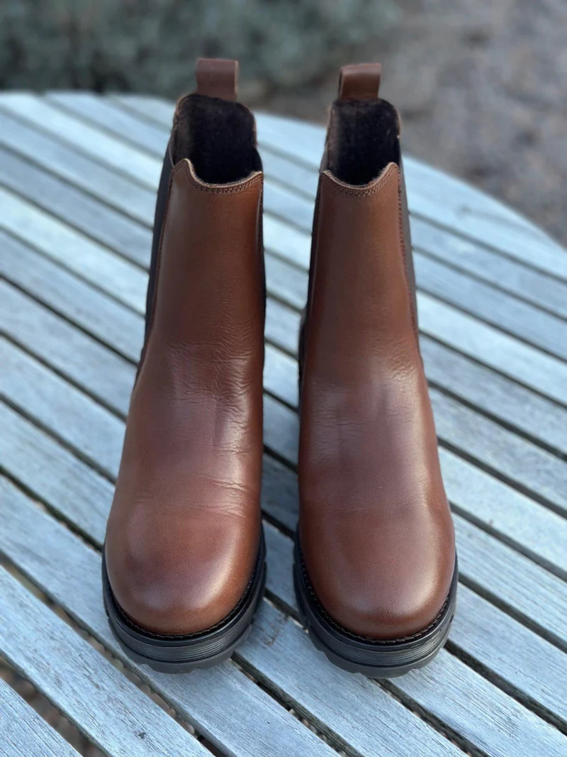 Cecilia Chelsea boots — Brown
