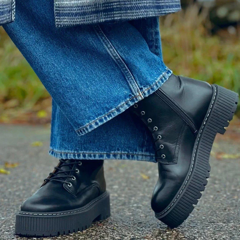 Alina Laced boots — Black