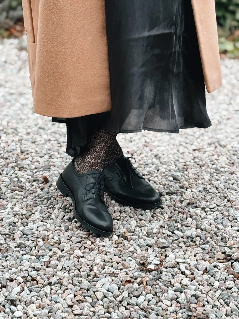 Nora Laced shoes — Black