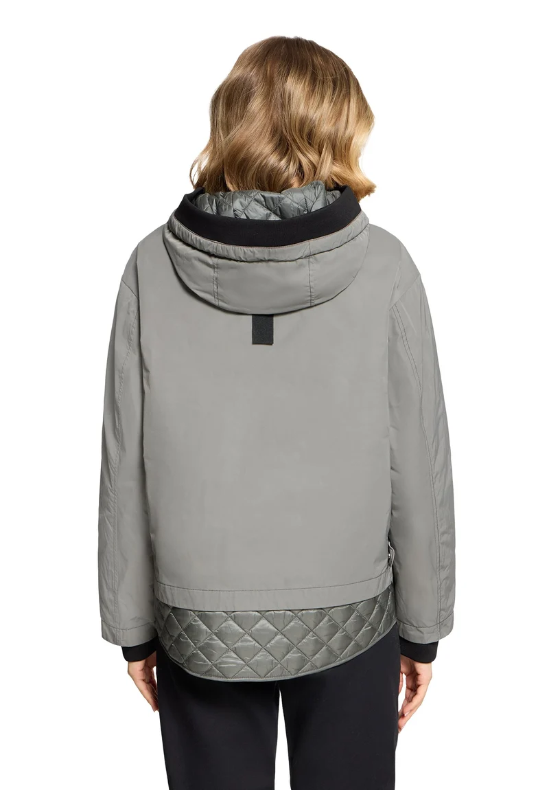 Jacke Watte