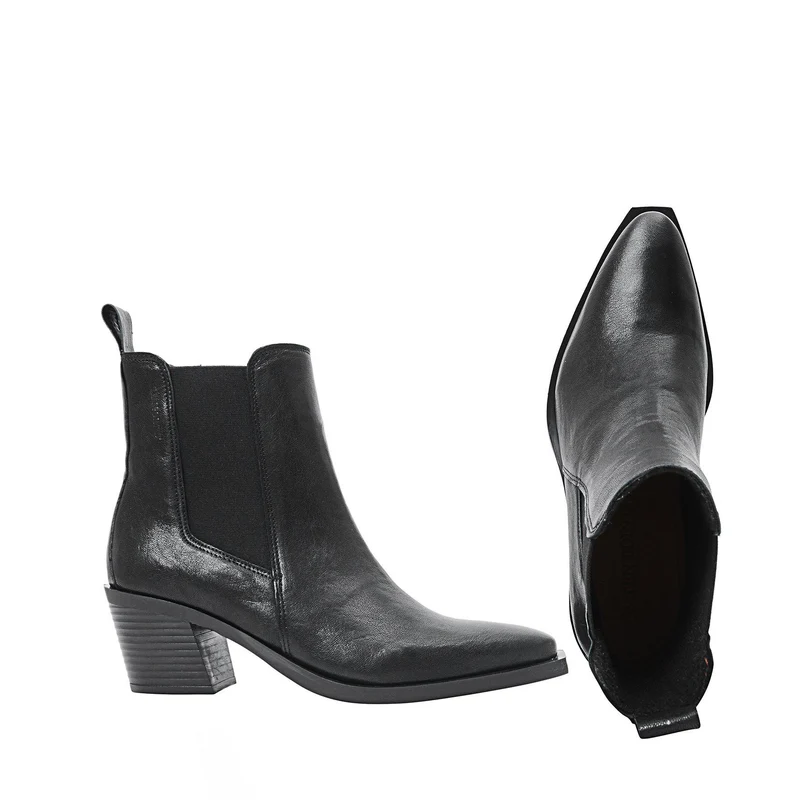 Carmen Chelsea boots — Black