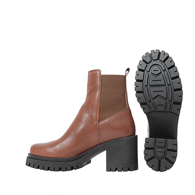 Ylva Chelsea boots — Brown