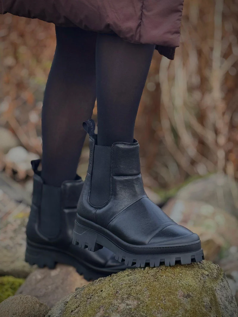 Jenny Chelsea boots — Black