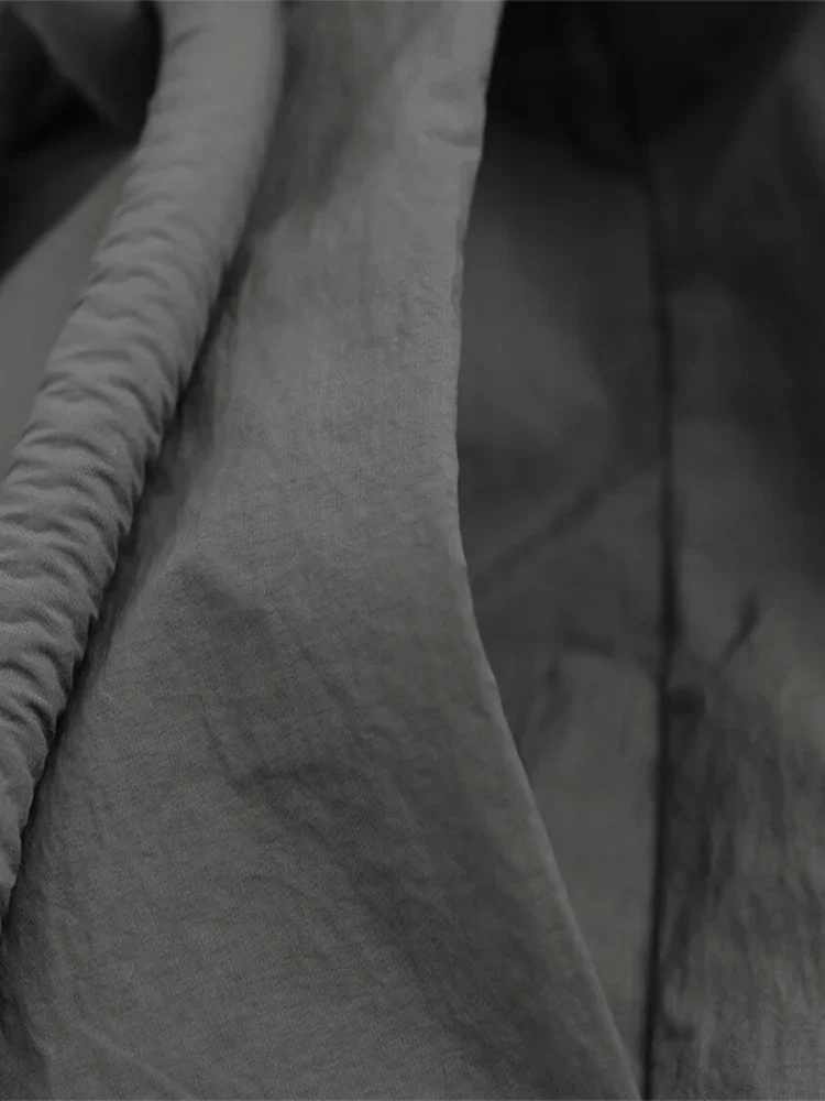 Damen Steppjacke mit V-Ausschnitt, Schnürverschluss und Taschen – Liora